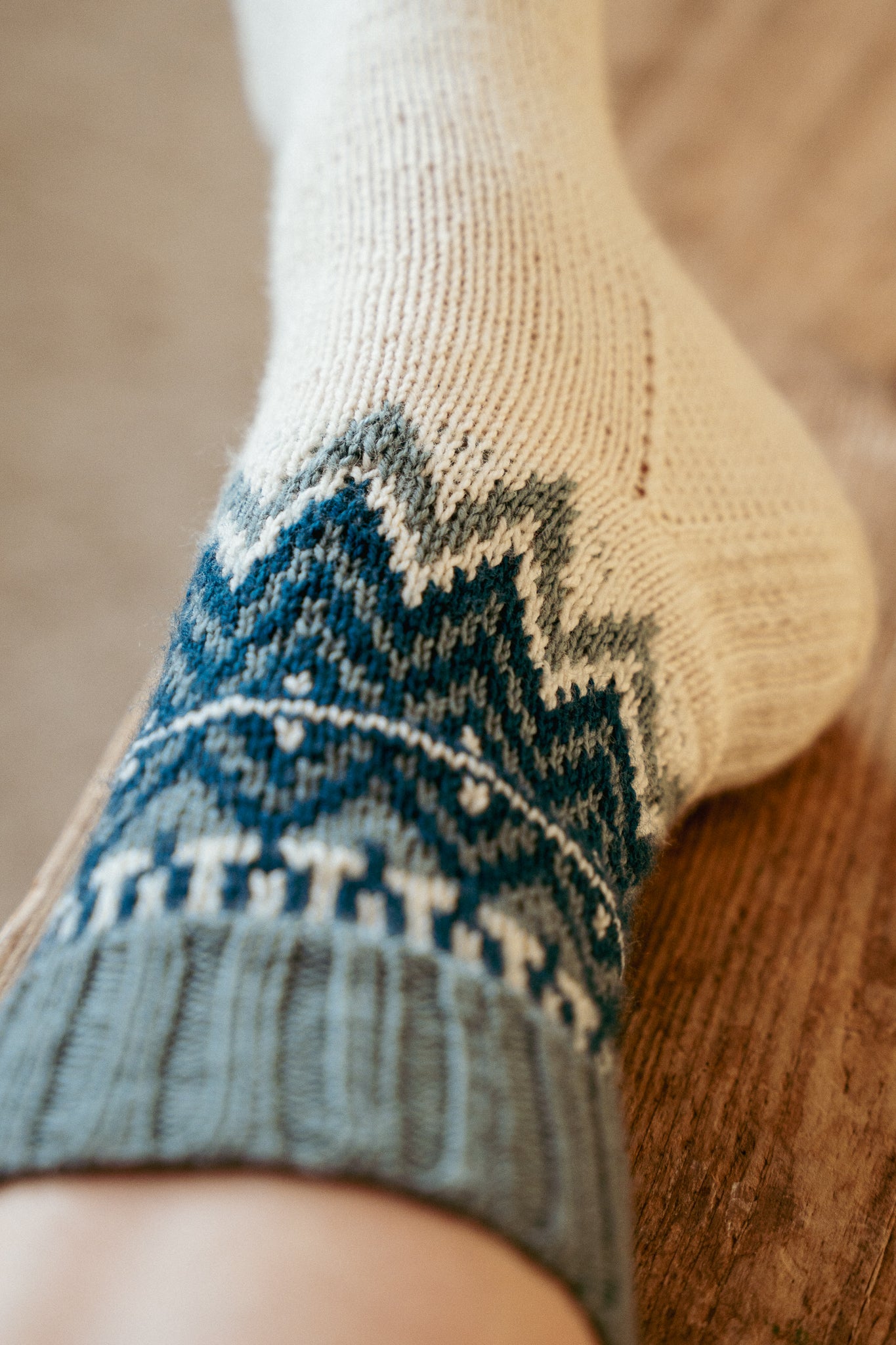 Frostpeak Socks – knitting pattern (PDF)