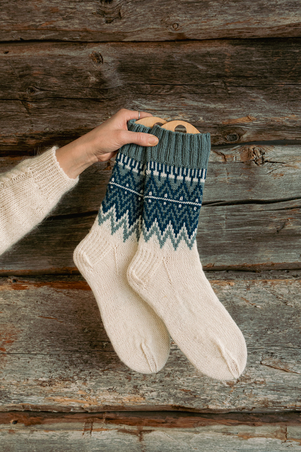 Frostpeak Socks – knitting pattern (PDF)
