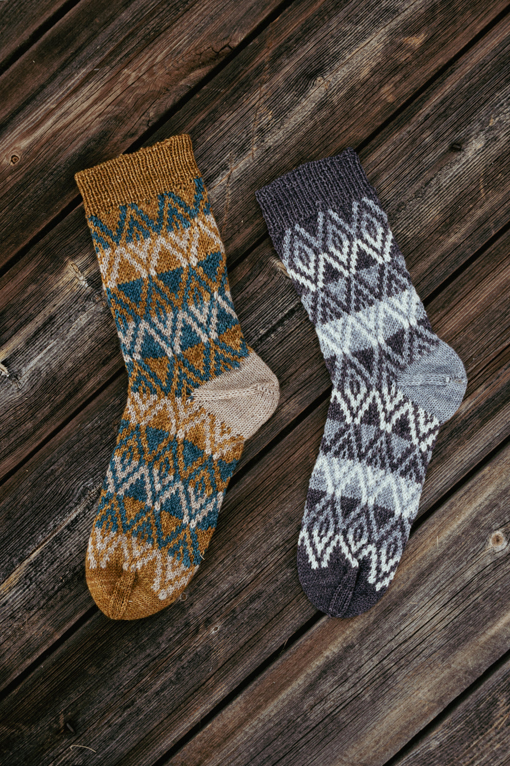 Peak Socks – knitting pattern (PDF)